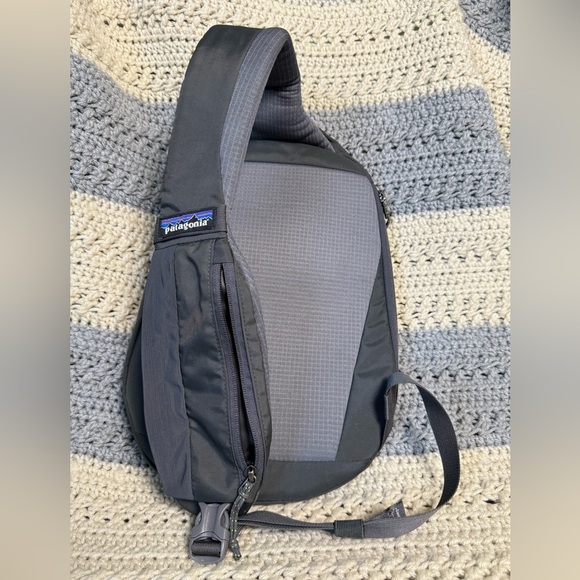Patagonia Atom Sling Bag 8L Forge Gray Unisex - Picture 2 of 7
